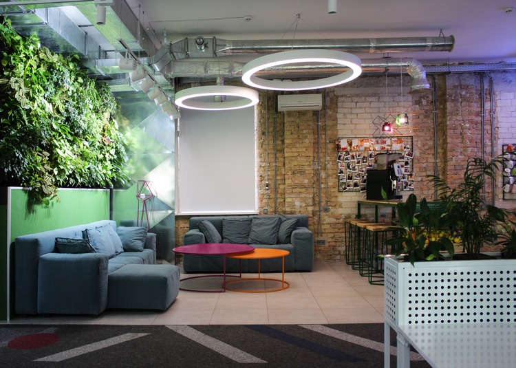 «Наши руководители тратят около 30% своего времени на поиск талантов»: интервью с Максимом Штепой, СЕО SocialTech