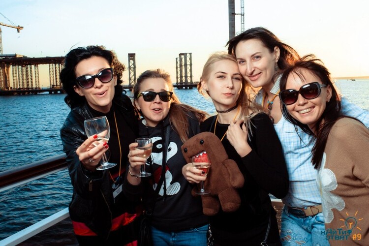 Как Индиго искали Ответ...